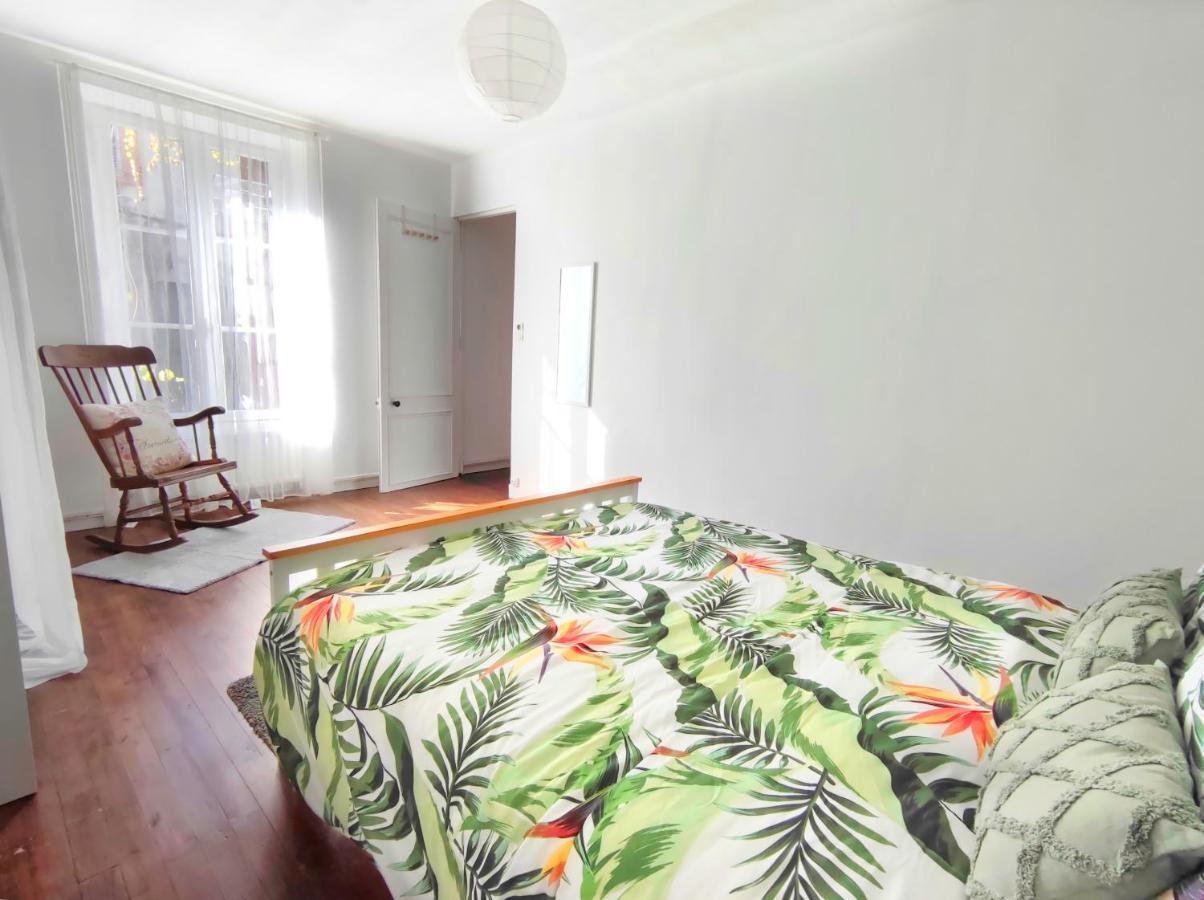 Number 22 - Le Dorat - Apartment One With Garden & Free Parking Exteriör bild