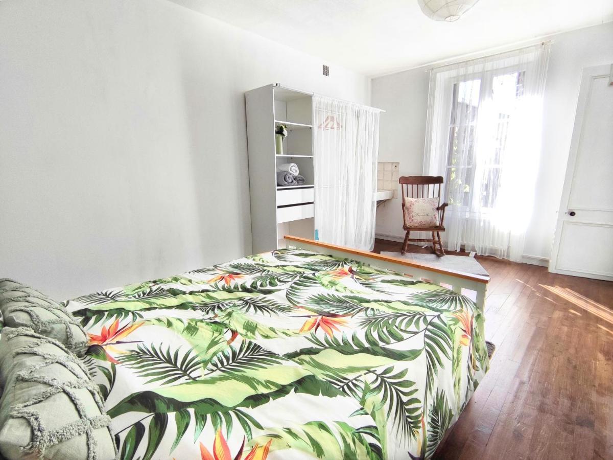 Number 22 - Le Dorat - Apartment One With Garden & Free Parking Exteriör bild