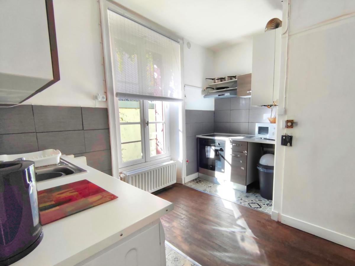 Number 22 - Le Dorat - Apartment One With Garden & Free Parking Exteriör bild